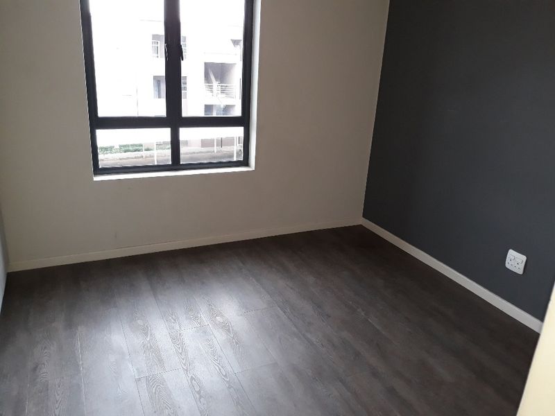 A north facing 2 bedroom 1 bathroom apartment available in Rivonia - Photo 9