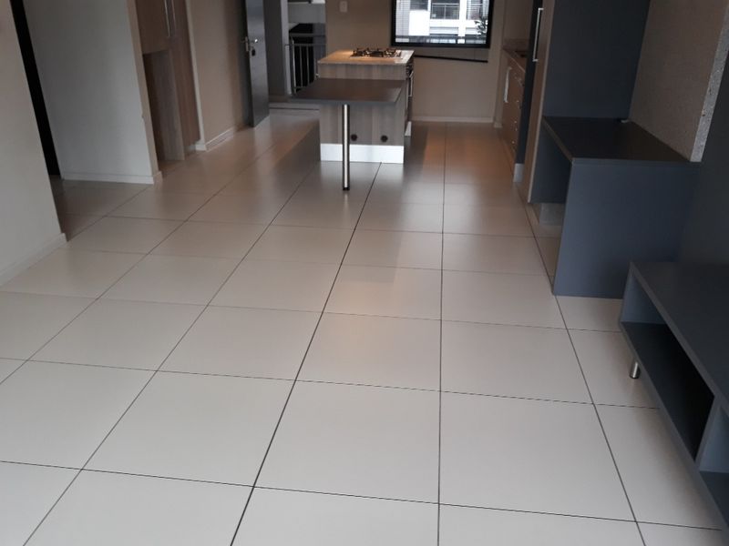 A north facing 2 bedroom 1 bathroom apartment available in Rivonia - Photo 3