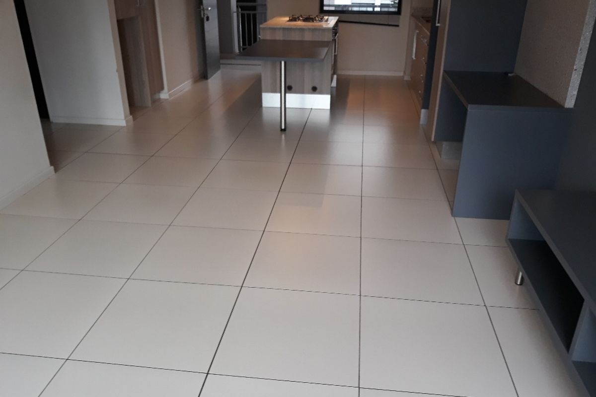 A north facing 2 bedroom 1 bathroom apartment available in Rivonia - Photo 3