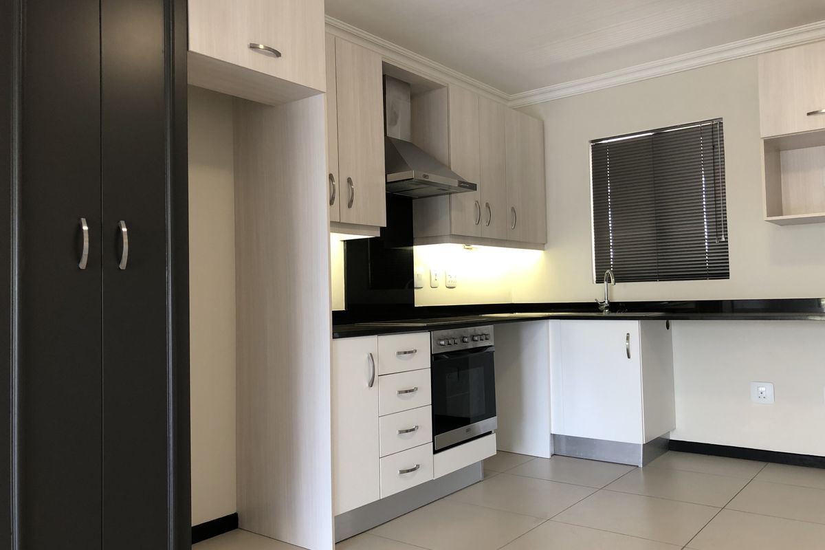 Modern 2 bedrooms 2 bathrooms 2nd floor apartment available for rent - Photo 4