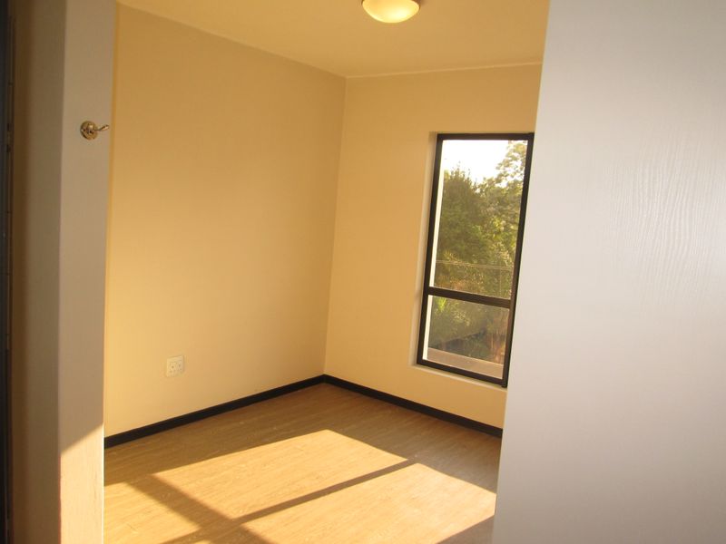 Modern 2 bedrooms 2 bathrooms 2nd floor apartment available for rent - Photo 6