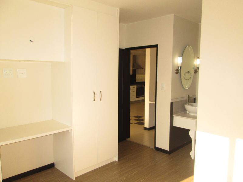 Modern 2 bedrooms 2 bathrooms 2nd floor apartment available for rent - Photo 7