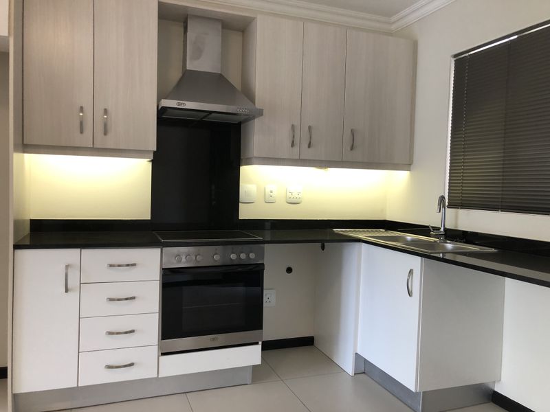 Modern 2 bedrooms 2 bathrooms 2nd floor apartment available for rent - Photo 5