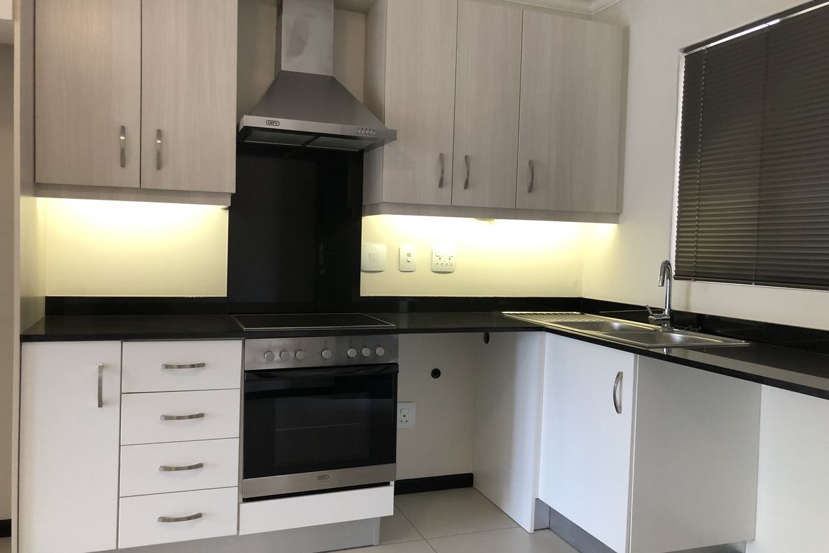 Modern 2 bedrooms 2 bathrooms 2nd floor apartment available for rent - Photo 5