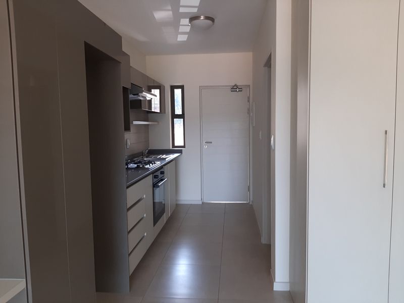 1st floor studio apartment available at The View in Morningside - Photo 7