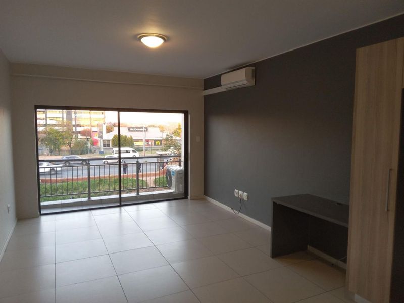 2 Bedroom 1 Bathroom 2nd floor apartment at The Atrium in Rivonia. - Photo 7