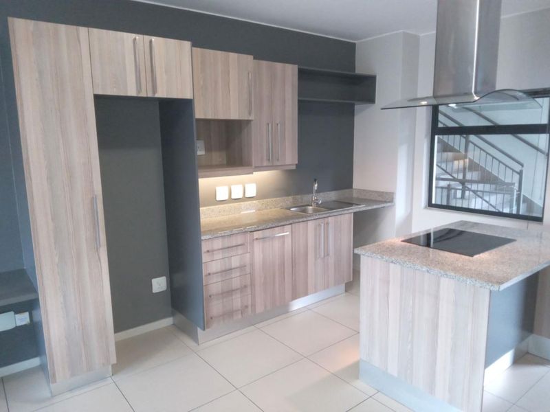 2 Bedroom 1 Bathroom 2nd floor apartment at The Atrium in Rivonia. - Photo 10