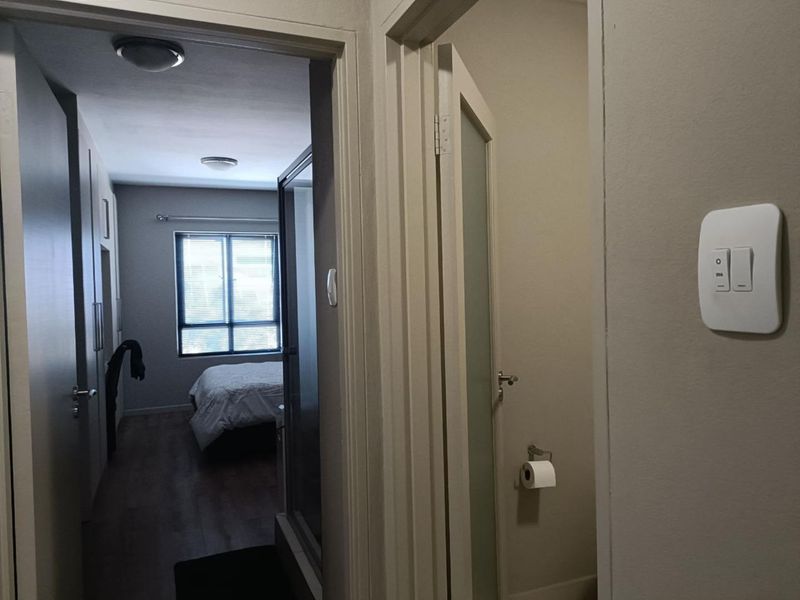 Modern Sophisticated 2 bedroom 2 Bathroom Apartment available at The Hub in Bryanston - Photo 10