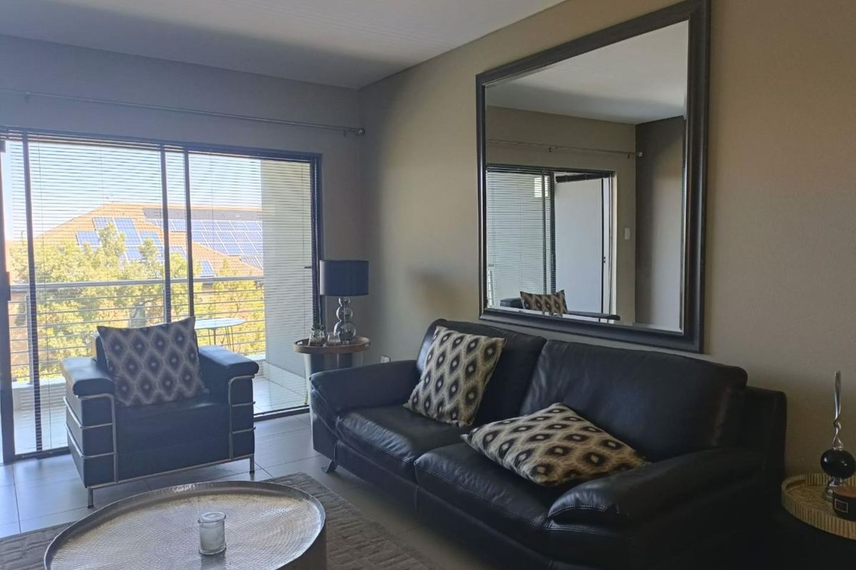 Modern Sophisticated 2 bedroom 2 Bathroom Apartment available at The Hub in Bryanston - Photo 5