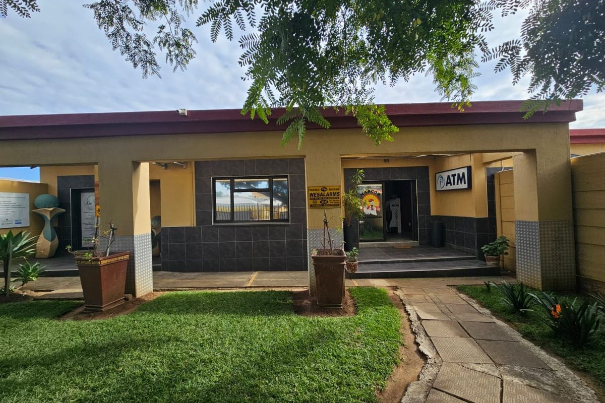Immaculate Commercial Property for Sale in Rustenburg East End – Prime Industrial Location - Photo 4