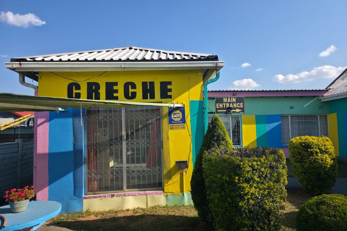 PRIME COMMERCIAL OPPORTUNITY: Thriving Early Learning Centre & Property in Rustenburg North - Photo 4