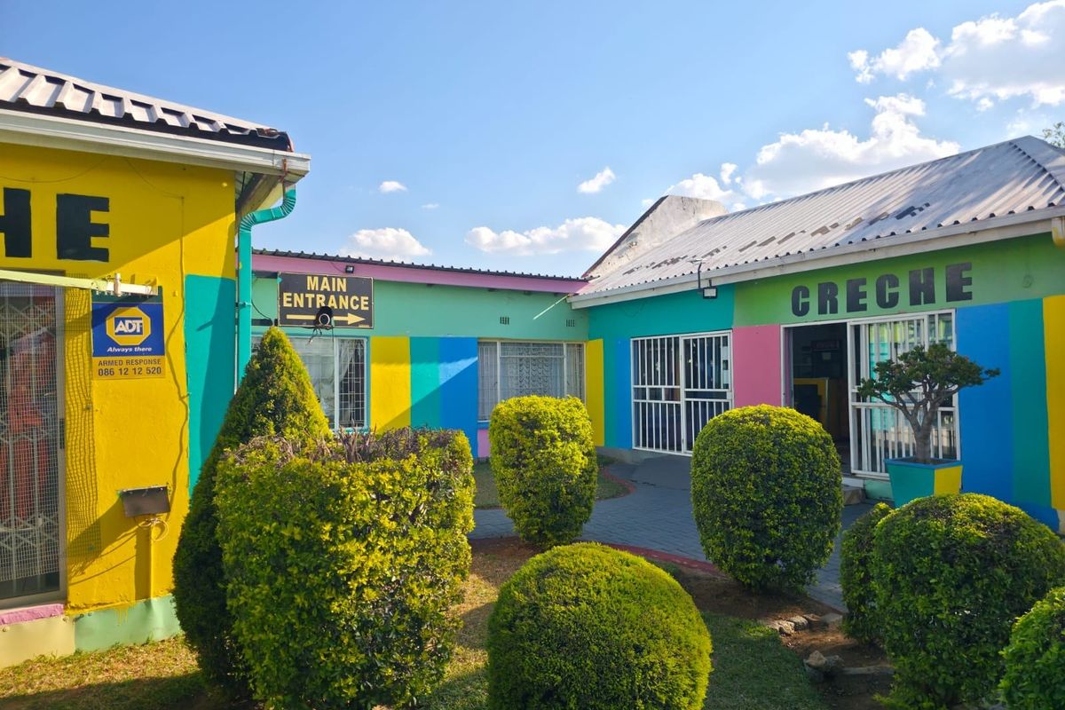 PRIME COMMERCIAL OPPORTUNITY: Thriving Early Learning Centre & Property in Rustenburg North - Photo 3