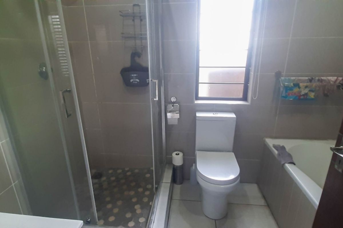 AVAILABLE 01 MAY 2026 - Photo 5