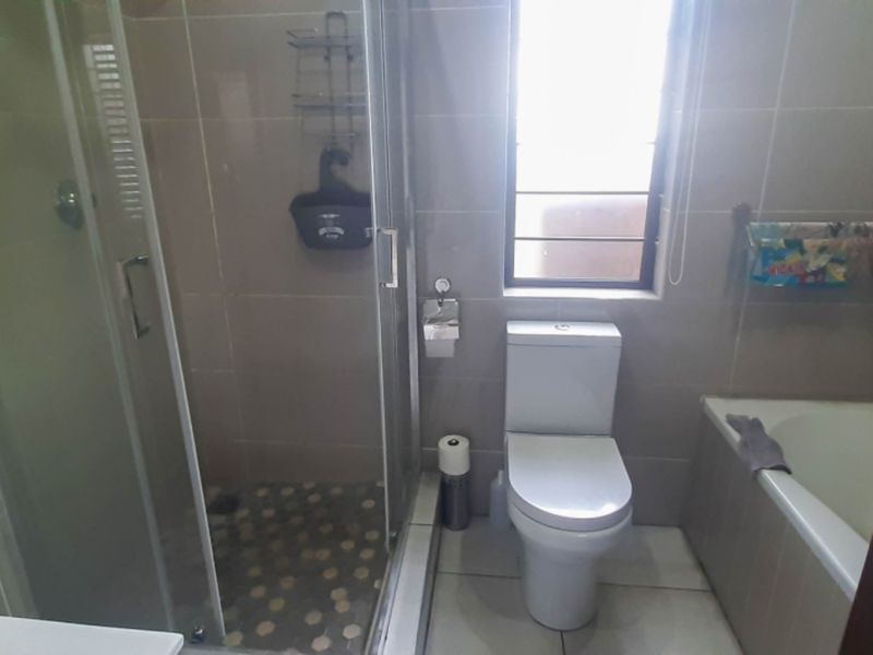 AVAILABLE 01 MAY 2026 - Photo 5