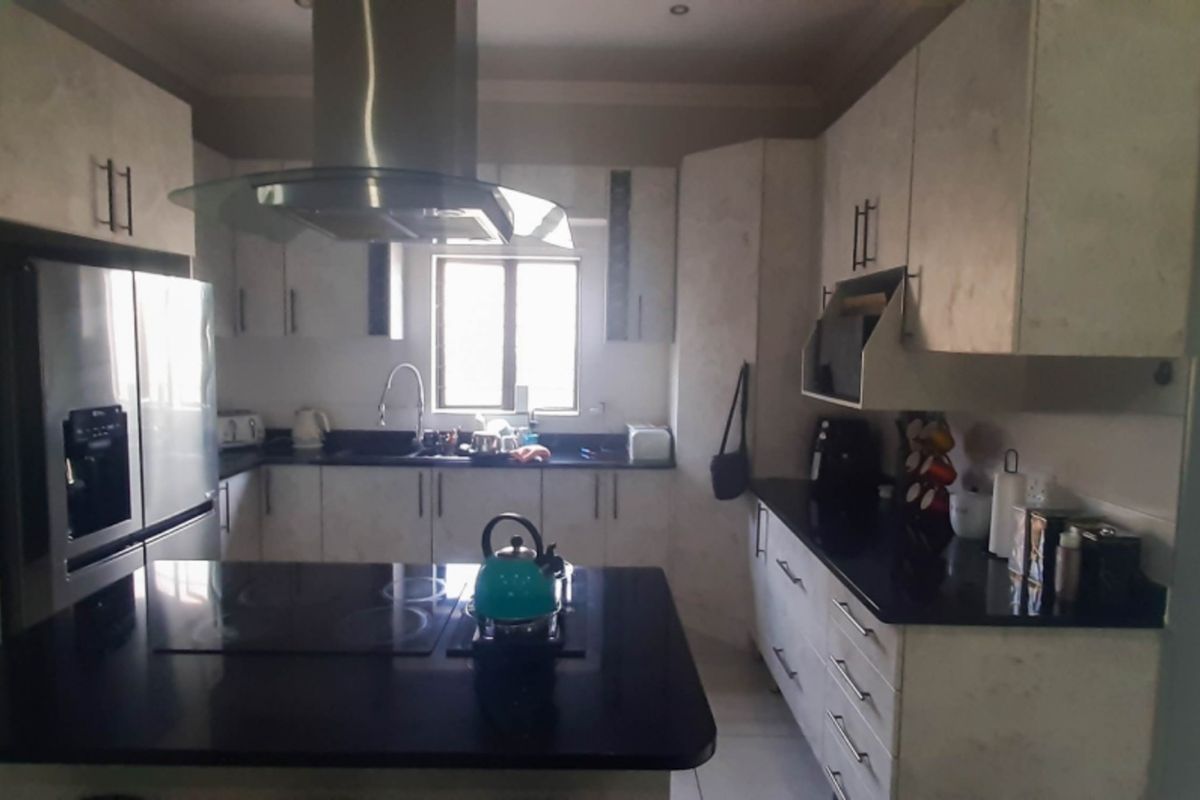 AVAILABLE 01 MAY 2026 - Photo 2