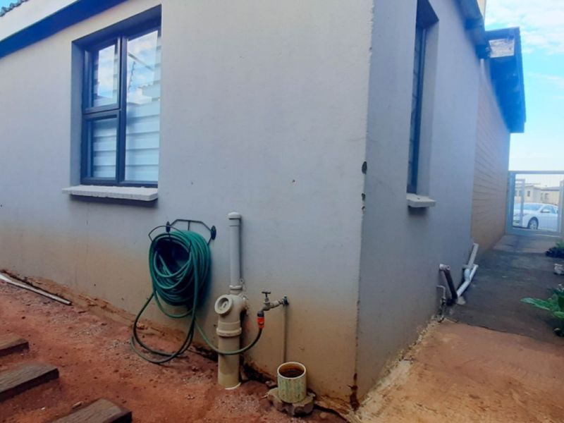 AVAILABLE 01 MAY 2026 - Photo 9