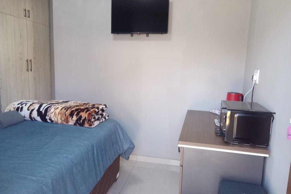 Fully Furnished One-Bedroom Apartments Available Immediately - Photo 4