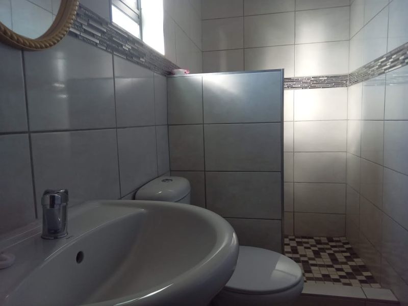 Fully Furnished One-Bedroom Apartments Available Immediately - Photo 5