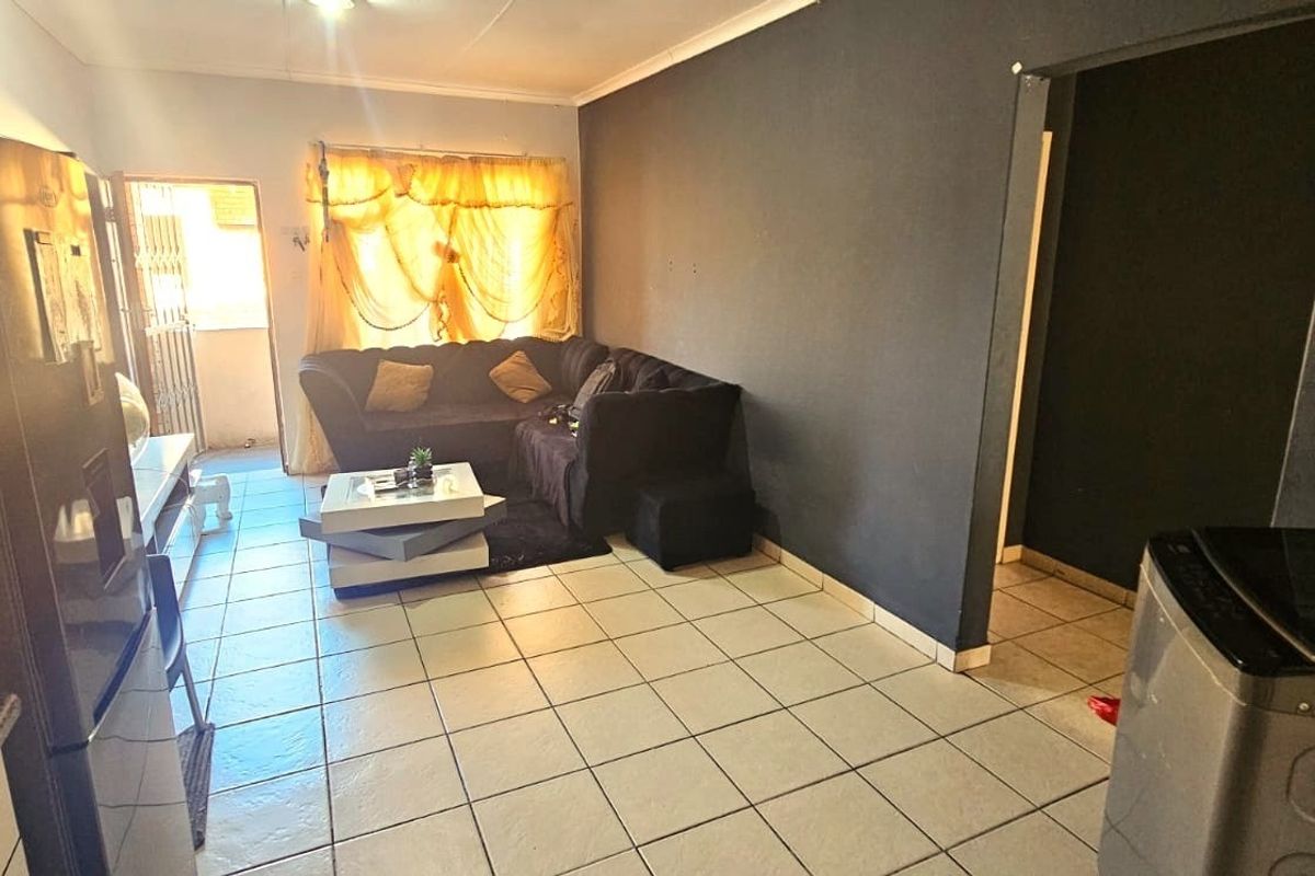 AVAILABLE IMMEDIATELY - Photo 2