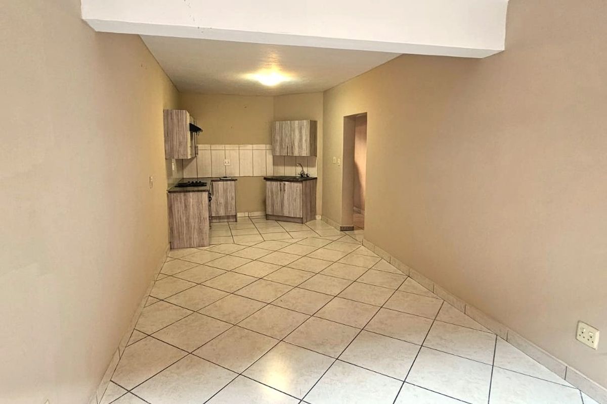 AVAILABLE IMMEDIATELY - Photo 3