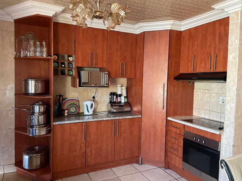 House For Sale In Rustenburg - Photo 7