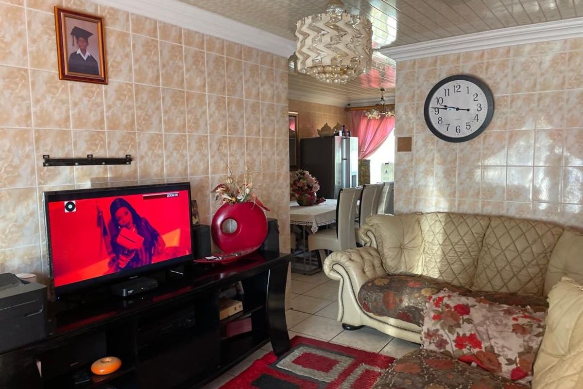 House For Sale In Rustenburg - Photo 3