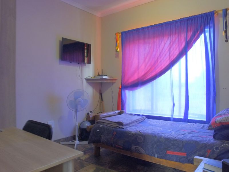 Apartment For Sale In Rustenburg - Photo 10