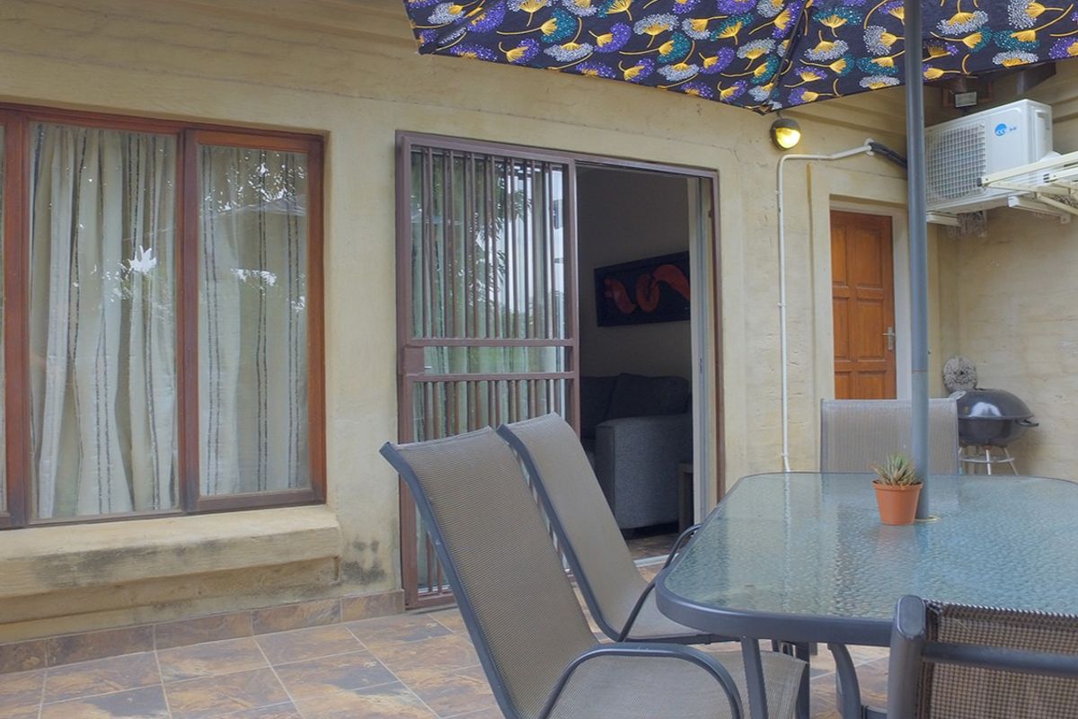Apartment For Sale In Rustenburg - Photo 2