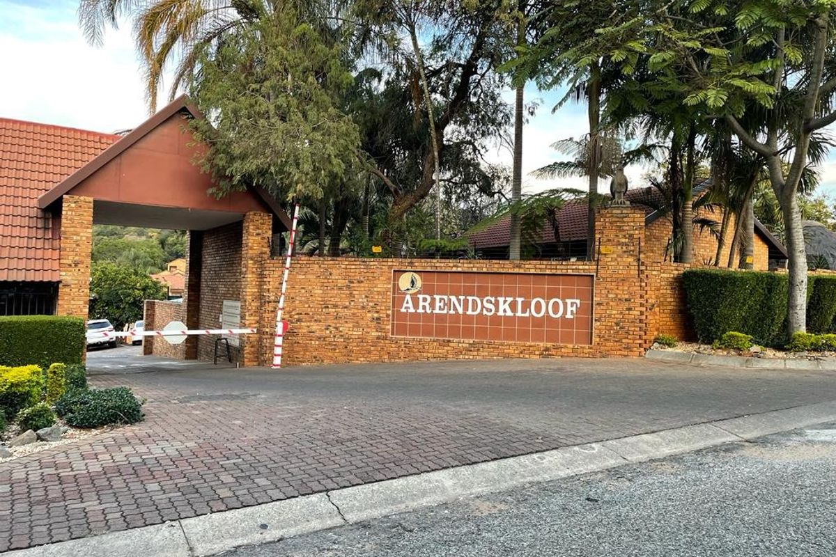 Townhouse For Sale In Rustenburg - Photo 2