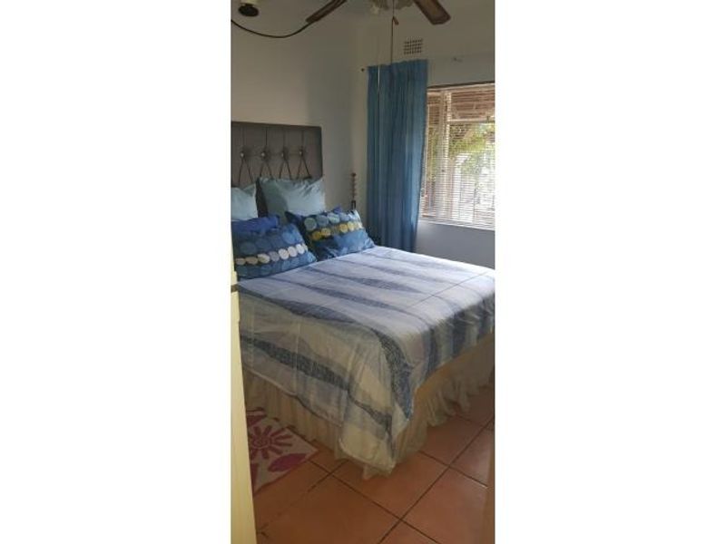 This lovely 2-bedroom townhouse is situated in Magalies Hof complex. - Photo 8