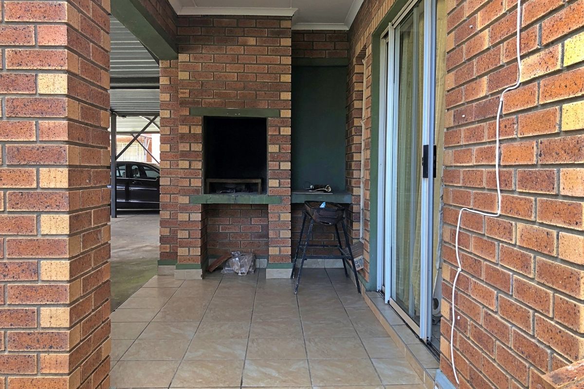 Apartment For Sale In Rustenburg - Photo 3