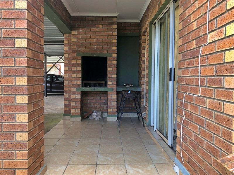 Apartment For Sale In Rustenburg - Photo 3
