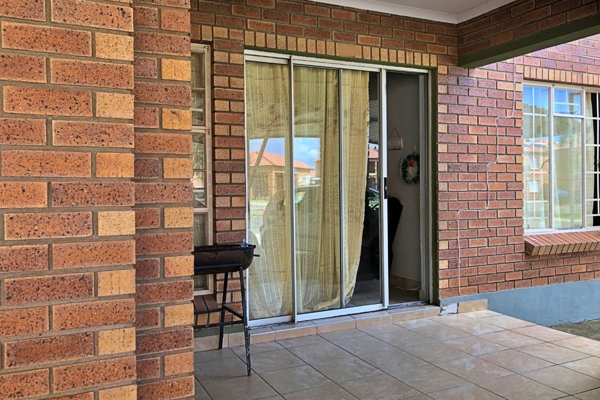 Apartment For Sale In Rustenburg - Photo 2