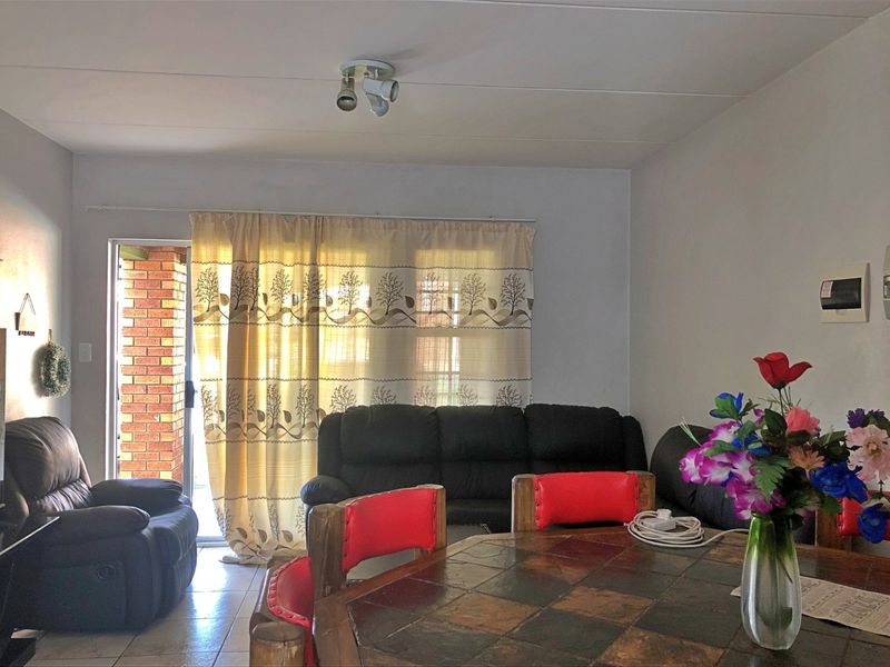 Apartment For Sale In Rustenburg - Photo 5