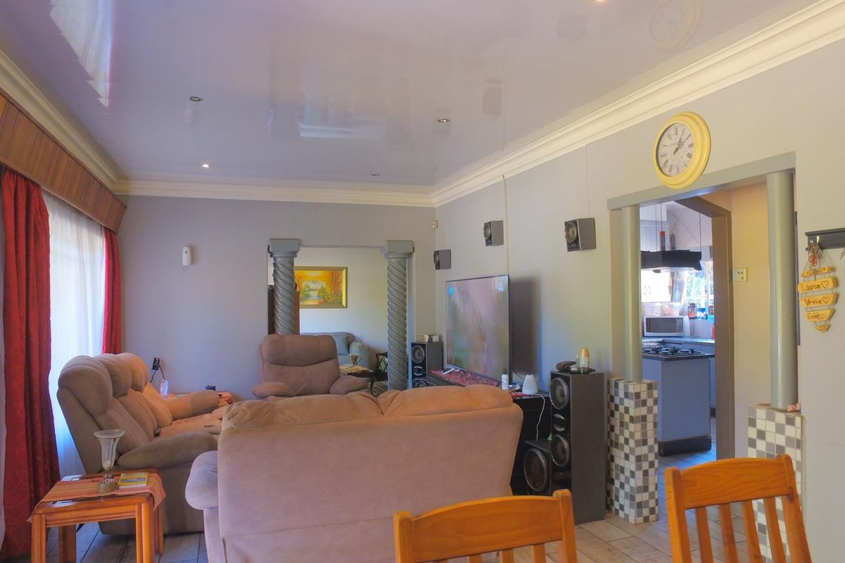 House For Sale In Rustenburg - Photo 4