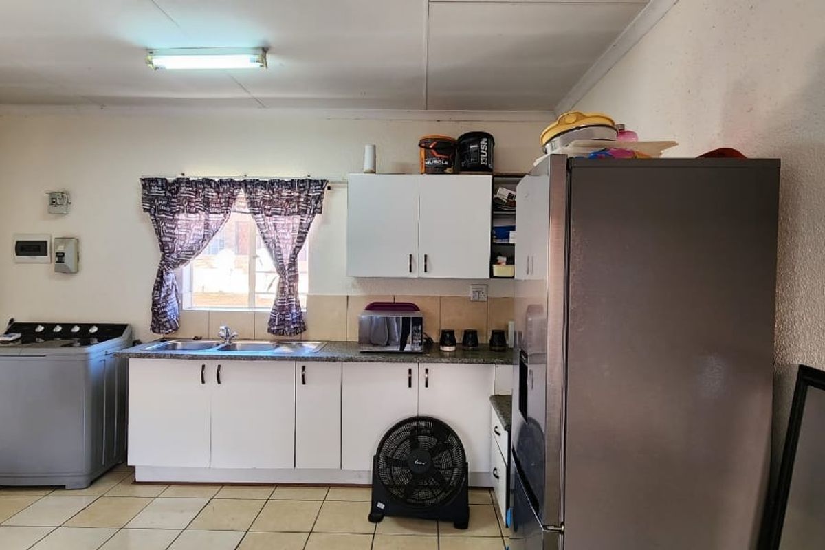 Apartment For Sale In Rustenburg - Photo 5