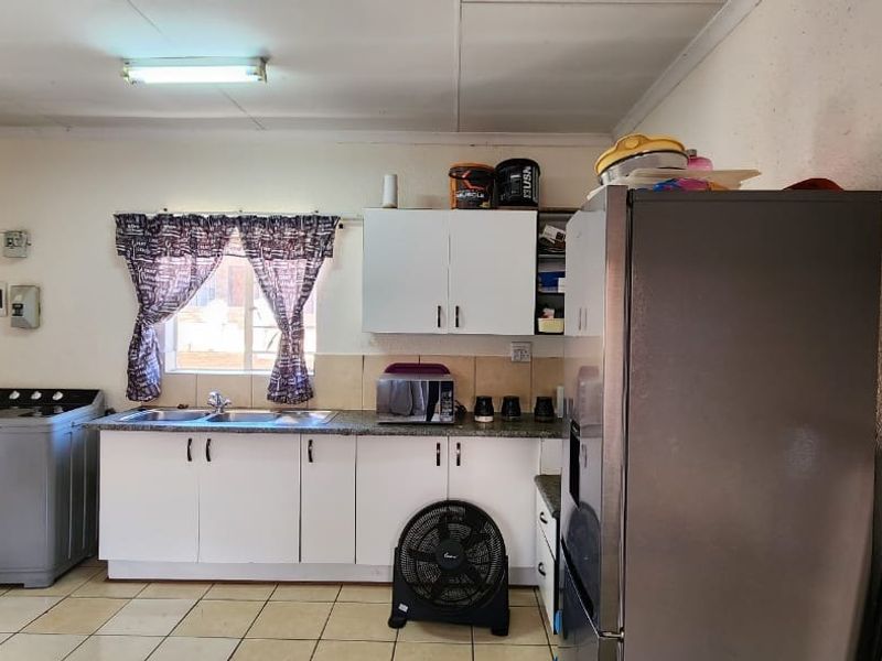 Apartment For Sale In Rustenburg - Photo 5