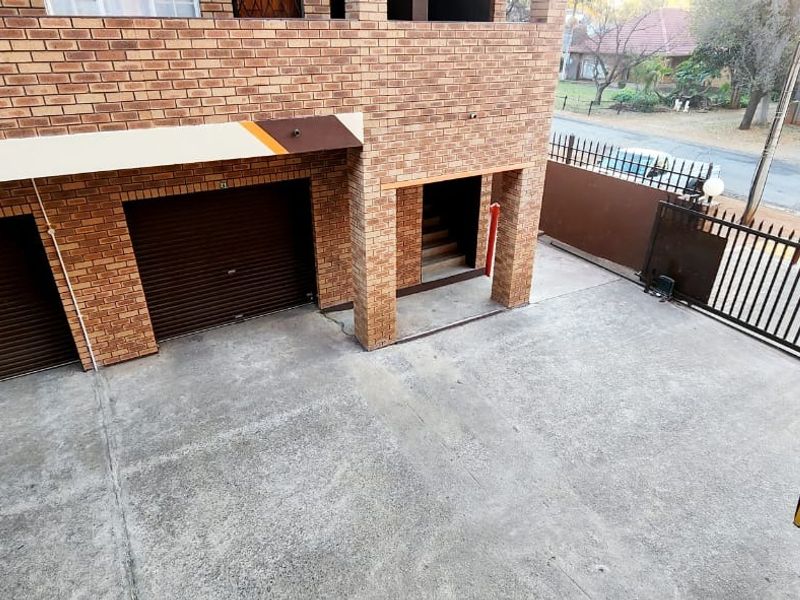 Apartment For Sale In Rustenburg - Photo 9