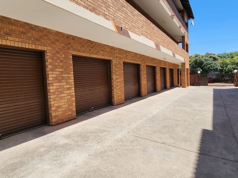 Apartment For Sale In Rustenburg - Photo 8