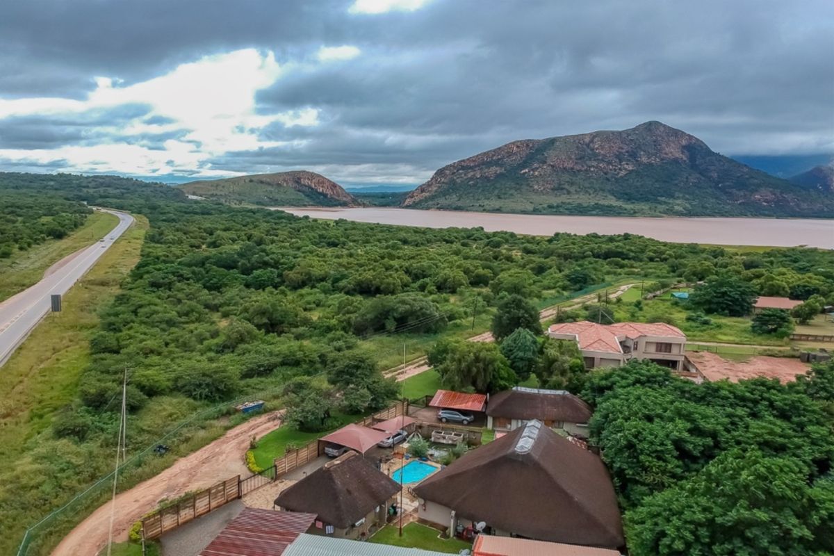 House Pending Sale In Rustenburg - Photo 3