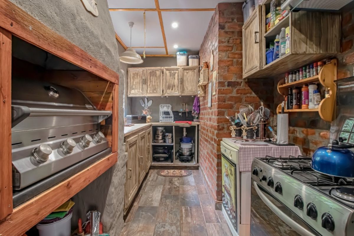 House Pending Sale In Rustenburg - Photo 5