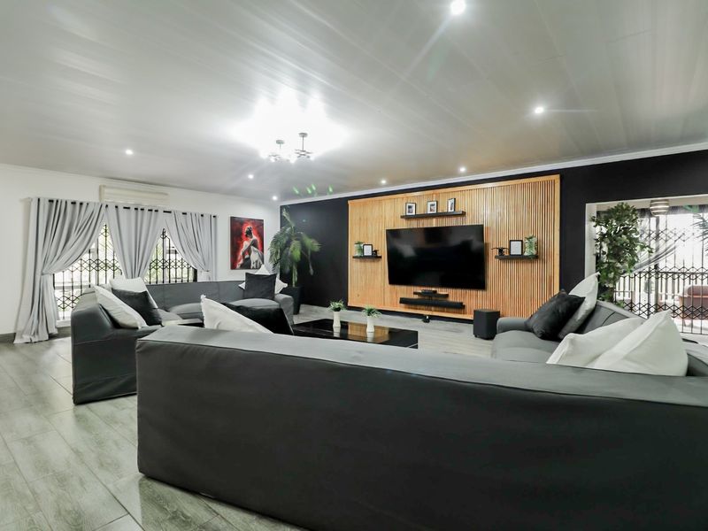 House For Sale In Rustenburg - Photo 3