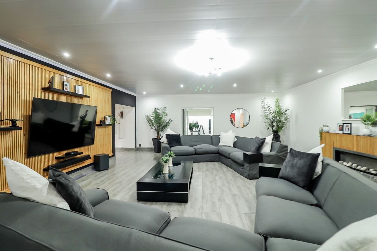 House For Sale In Rustenburg - Photo 2
