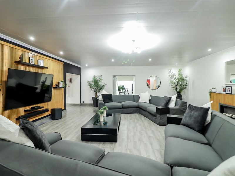 House For Sale In Rustenburg - Photo 2
