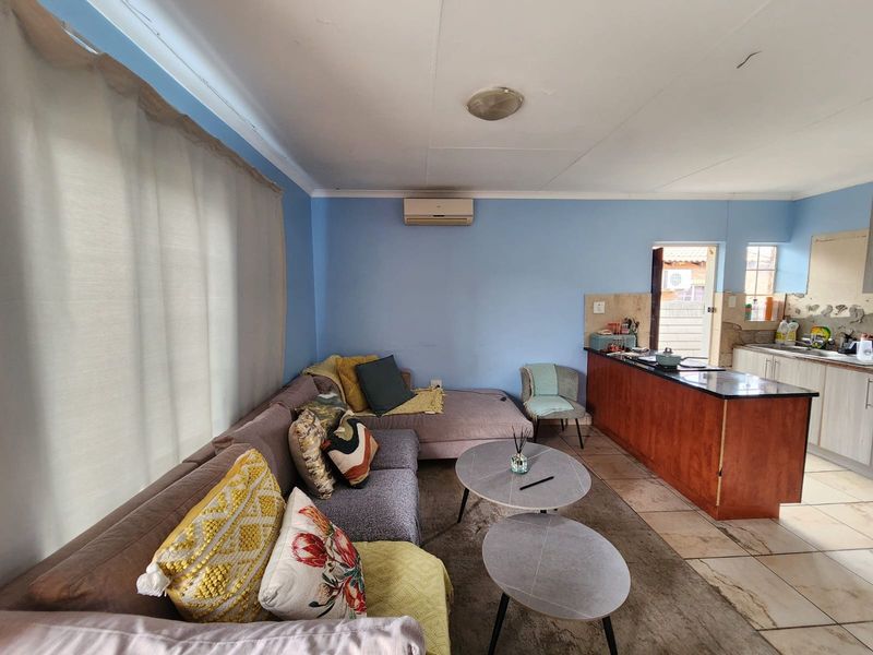 A Canvas for Your Style! Spacious 3-Bedroom Family Home in Secure Estate - Photo 7