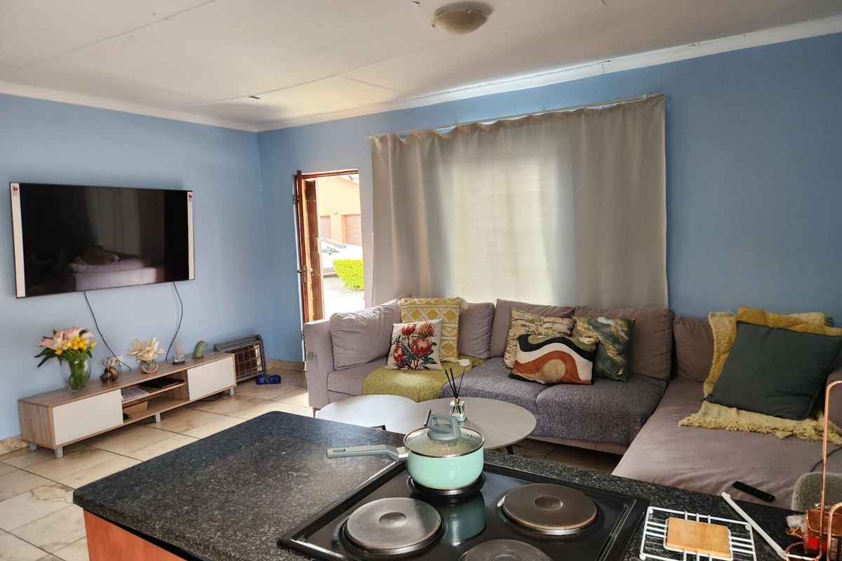A Canvas for Your Style! Spacious 3-Bedroom Family Home in Secure Estate - Photo 4