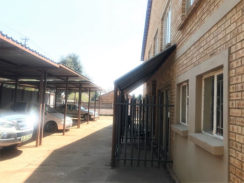 Apartment For Sale In Rustenburg - Photo 2