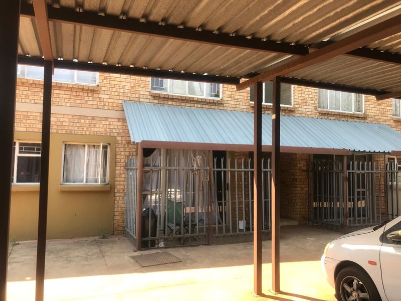 Apartment For Sale In Rustenburg - Photo 4