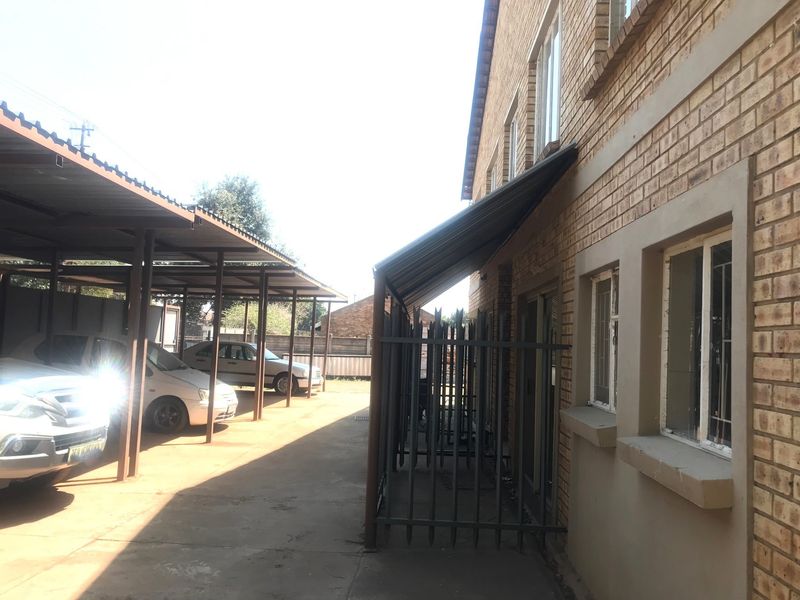 Apartment For Sale In Rustenburg - Photo 10