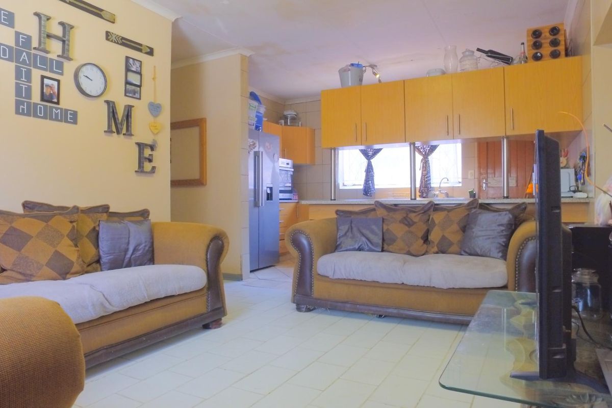 House For Sale In Rustenburg - Photo 2